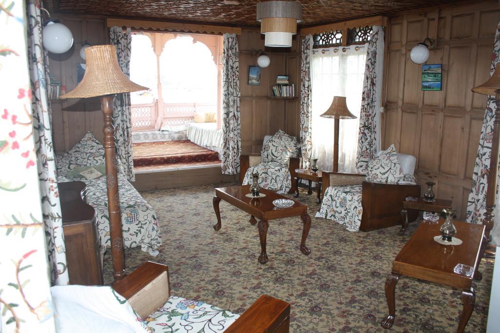 Akbar Group Of Heritage Houseboats Nagīn Bāgh Kültér fotó