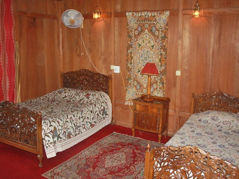 Akbar Group Of Heritage Houseboats Nagīn Bāgh Kültér fotó