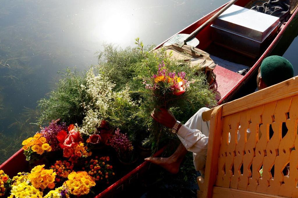 Akbar Group Of Heritage Houseboats Nagīn Bāgh Kültér fotó