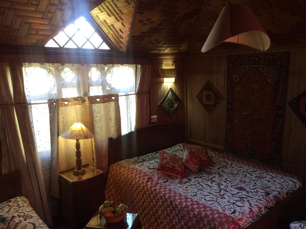 Akbar Group Of Heritage Houseboats Nagīn Bāgh Kültér fotó