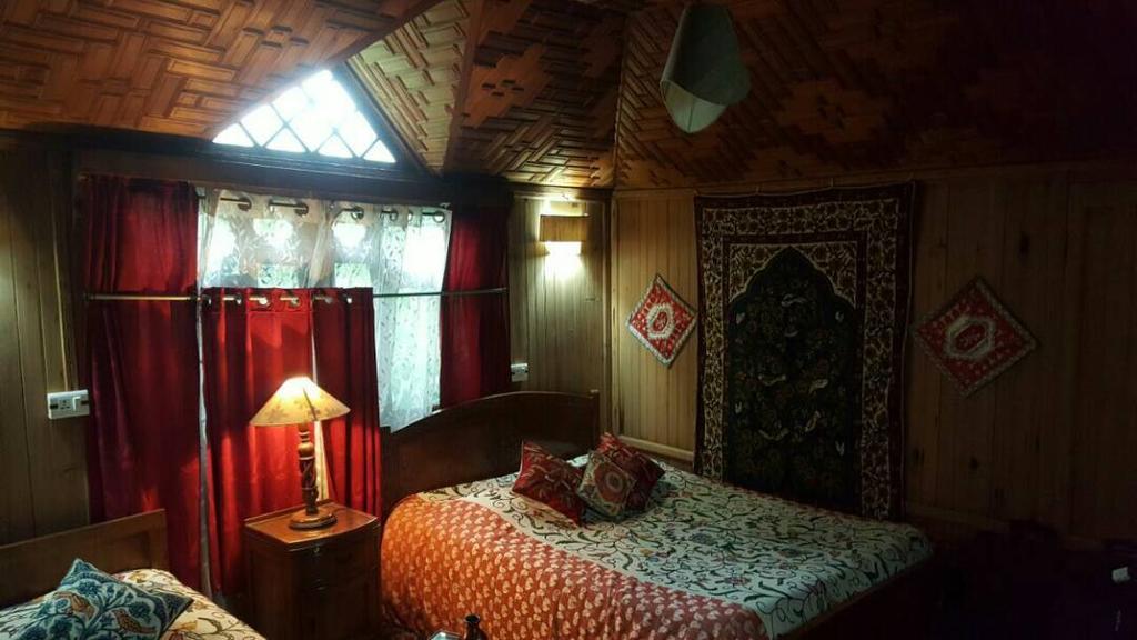 Akbar Group Of Heritage Houseboats Nagīn Bāgh Kültér fotó