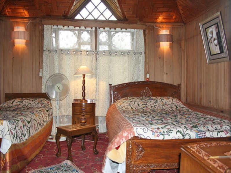 Akbar Group Of Heritage Houseboats Nagīn Bāgh Kültér fotó