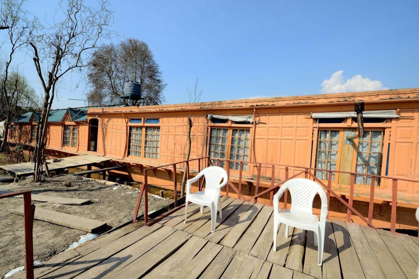 Akbar Group Of Heritage Houseboats Nagīn Bāgh Kültér fotó